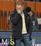 15.01.2026, Fussball 1. Bundesliga 2025/2026, 17.Spieltag, FC Augsburg - 1.FC Union Berlin, in der WWK-Arena Augsburg. Trainer Manuel Baum (FC Augsburg) nachdenklich.
 

