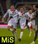 15.01.2026, Fussball 1. Bundesliga 2025/2026, 17.Spieltag, FC Augsburg - 1.FC Union Berlin, in der WWK-Arena Augsburg. Torjubel Alexis Julian Claude-Maurice (mitte, FC Augsburg) zum 1:0 mit Noahkai Dominic Banks (FC Augsburg), 