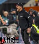 15.01.2026, Fussball 1. Bundesliga 2025/2026, 17.Spieltag, FC Augsburg - 1.FC Union Berlin, in der WWK-Arena Augsburg. Trainer Steffen Baumgart (Union Berlin) geht an der Seitenlinie ab wie eine Rakete