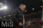 15.01.2026, Fussball 1. Bundesliga 2025/2026, 17.Spieltag, FC Augsburg - 1.FC Union Berlin, in der WWK-Arena Augsburg. Trainer Manuel Baum (FC Augsburg) nachdenklich 