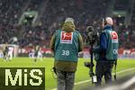 15.01.2026, Fussball 1. Bundesliga 2025/2026, 17.Spieltag, FC Augsburg - 1.FC Union Berlin, in der WWK-Arena Augsburg. Mobile Handkamera (Steadycam) am Spielfeldrand f�r die Live-�bertragung von SKY-Sport