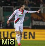 15.01.2026, Fussball 1. Bundesliga 2025/2026, 17.Spieltag, FC Augsburg - 1.FC Union Berlin, in der WWK-Arena Augsburg. Michael Gregoritsch (Augsburg) gibt Anweisungen, zeigt, gestikuliert, gibt Kommandos, Anweisungen, gibt Anweisungen, zeigend, gestikulierend, . 
