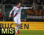 15.01.2026, Fussball 1. Bundesliga 2025/2026, 17.Spieltag, FC Augsburg - 1.FC Union Berlin, in der WWK-Arena Augsburg. Michael Gregoritsch (Augsburg) gibt Anweisungen, zeigt, gestikuliert, gibt Kommandos, Anweisungen, gibt Anweisungen, zeigend, gestikulierend, . 