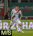 15.01.2026, Fussball 1. Bundesliga 2025/2026, 17.Spieltag, FC Augsburg - 1.FC Union Berlin, in der WWK-Arena Augsburg. Cedric Adrian Zesiger (FC Augsburg) am Ball 