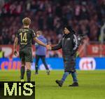 15.01.2026, Fussball 1. Bundesliga 2025/2026, 17.Spieltag, FC Augsburg - 1.FC Union Berlin, in der WWK-Arena Augsburg. Leopold Querfeld (Union Berlin) und Gesch�ftsf�hrer Horst Heldt (Union Berlin) nach dem Spiel.