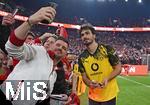 18.01.2026, Fussball, der FC Bayern M�nchen Legends-CUP, im SAP-Garden M�nchen. Mats Hummels (Dortmund) gibt Selfies