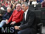 18.01.2026, Fussball, der FC Bayern M�nchen Legends-CUP, im SAP-Garden M�nchen. v.l. Ehefrau Susi Hoene� und Ehren-Pr�sident Uli Hoene� (FC Bayern M�nchen, Hoeness) und Pr�sident Herbert Hainer (FC Bayern) 