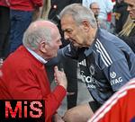 18.01.2026, Fussball, der FC Bayern M�nchen Legends-CUP, im SAP-Garden M�nchen. Ehren-Pr�sident Uli Hoene� (FC Bayern M�nchen, Hoeness) und Karl-Heinz K�rbel (Eintracht Frankfurt).