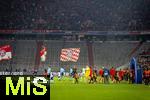 21.01.2026,  Fussball UEFA Championsleague 2025/2026: Vorrunde 7.Spieltag, FC Bayern M�nchen - Union Saint-Gilloise, in der Allianz-Arena M�nchen. Einmarsch der Mannschaften. Nach einem Pyro-Vorfall beim letzten Champions League Heimspiel, wurden die Bayern-Fans der S�dkurve ausgesperrt von der UEFA. Somit blieb der komplette untere Fan Block bei diesem Spiel leer.  