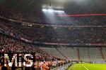 21.01.2026,  Fussball UEFA Championsleague 2025/2026: Vorrunde 7.Spieltag, FC Bayern M�nchen - Union Saint-Gilloise, in der Allianz-Arena M�nchen. Nach einem Pyro-Vorfall beim letzten Champions League Heimspiel, wurden die Bayern-Fans der S�dkurve ausgesperrt von der UEFA. Somit blieb der komplette untere Fan Block bei diesem Spiel leer.  Oben jedoch haben sich tausende Ultras Tickets des obersten Ranges gesichert um ihre Mannschaft dennoch lautstark anzufeuern.