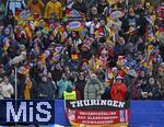 23.01.2026, Skiflug-Weltmeisterschaft Oberstdorf 2026, auf der Heini-Klopfer-Skiflugschanze in Oberstdorf (Deutschland). Einzelwettbewerb Tag 1,  Die Fans feiern 
 