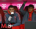 24.01.2026, Fussball Bundesliga 2025/2026, 19.Spieltag, FC Bayern M�nchen - FC Augsburg, in der Allianz-Arena M�nchen,   v.l. Jamal Musiala (Bayern M�nchen) und Tom Bischof (Bayern M�nchen) auf der Bank


