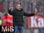 24.01.2026, Fussball Bundesliga 2025/2026, 19.Spieltag, FC Bayern M�nchen - FC Augsburg, in der Allianz-Arena M�nchen,   Trainer Manuel Baum (FC Augsburg) ist unzufrieden


