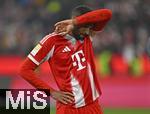 24.01.2026, Fussball Bundesliga 2025/2026, 19.Spieltag, FC Bayern M�nchen - FC Augsburg, in der Allianz-Arena M�nchen,  Jonathan Tah (FC Bayern M�nchen) ist  traurig


