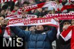 24.01.2026, Fussball Bundesliga 2025/2026, 19.Spieltag, FC Bayern M�nchen - FC Augsburg, in der Allianz-Arena M�nchen,  Bayernfans pr�sentieren Schals : M�nchens Wahre Liebe.