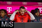 24.01.2026, Fussball Bundesliga 2025/2026, 19.Spieltag, FC Bayern M�nchen - FC Augsburg, in der Allianz-Arena M�nchen, Torwart Manuel Neuer (mitte, FC Bayern M�nchen), Torwart Sven Ulreich (FC Bayern M�nchen) 