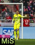 24.01.2026, Fussball Bundesliga 2025/2026, 19.Spieltag, FC Bayern M�nchen - FC Augsburg, in der Allianz-Arena M�nchen, Torwart Finn Dahmen (FC Augsburg) 