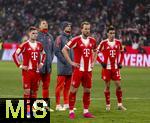 24.01.2026, Fussball Bundesliga 2025/2026, 19.Spieltag, FC Bayern M�nchen - FC Augsburg, in der Allianz-Arena M�nchen, Frust nach der Niederlage, Joshua Kimmich (FC Bayern M�nchen), Torwart Manuel Neuer (FC Bayern M�nchen), Torwart Sven Ulreich (FC Bayern M�nchen), Harry Kane (FC Bayern M�nchen), Jamal Musiala (Bayern M�nchen) 