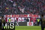 24.01.2026, Fussball Bundesliga 2025/2026, 19.Spieltag, FC Bayern M�nchen - FC Augsburg, in der Allianz-Arena M�nchen, Bayern-Ultras mit politischem Plakat zum Thema Syrien-Krieg.