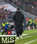 24.01.2026, Fussball Bundesliga 2025/2026, 19.Spieltag, FC Bayern M�nchen - FC Augsburg, in der Allianz-Arena M�nchen, Trainer Vincent Kompany (FC Bayern M�nchen) ratlos an der Seitenlinie. 