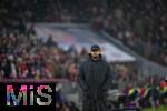 24.01.2026, Fussball Bundesliga 2025/2026, 19.Spieltag, FC Bayern M�nchen - FC Augsburg, in der Allianz-Arena M�nchen, Trainer Vincent Kompany (FC Bayern M�nchen) ratlos an der Seitenlinie.