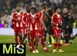 24.01.2026, Fussball Bundesliga 2025/2026, 19.Spieltag, FC Bayern M�nchen - FC Augsburg, in der Allianz-Arena M�nchen, Frustierte Bayernspieler nach dem Schlusspfiff ratlos, Nicolas Jackson (FC Bayern M�nchen), Michael Olise (FC Bayern M�nchen), Harry Kane (FC Bayern M�nchen), Luis Diaz (FC Bayern M�nchen) 