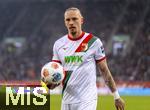 31.01.2026, Fussball 1. Bundesliga 2025/2026, 20.Spieltag, FC Augsburg - FC St. Pauli, in der WWK-Arena Augsburg. Marius Wolf (FC Augsburg) mit dem Ball in der Hand 