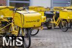 04.02.2026, M�nchen, Deutsche Post Brief Niederlassung M�nchen Arnulfstrasse. Fahrr�der der Briefzusteller stehen am Vorplatz bereit. 