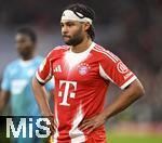 08.02.2026, Fussball Bundesliga 2025/2026, 21.Spieltag, FC Bayern M�nchen - TSG 1899 Hoffenheim, in der Allianz-Arena M�nchen,   Serge Gnabry (FC Bayern M�nchen) nachdenklich.


