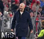 08.02.2026, Fussball Bundesliga 2025/2026, 21.Spieltag, FC Bayern M�nchen - TSG 1899 Hoffenheim, in der Allianz-Arena M�nchen,   Trainer Christian Ilzer (Hoffenheim) ist unzufrieden.


