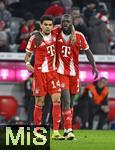 08.02.2026, Fussball Bundesliga 2025/2026, 21.Spieltag, FC Bayern M�nchen - TSG 1899 Hoffenheim, in der Allianz-Arena M�nchen,   v.l. Luis Diaz (FC Bayern M�nchen) jubelt mit Dayot Upamecano (FC Bayern M�nchen) nach dem 5:1


