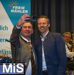 09.02.2026, Bad W�rishofen im Unterallg�u, Parteiveranstaltung zur Kommunalwahl 2026, Freie W�hler laden ein in den Kursaal. Zu Gast ist Hubert Aiwanger (links, Stellvertretender bayerischer Ministerpr�sident, Staatsminister f�r Wirtschaft, Landesentwicklung und Energie, Bundes- und bayerischer Landesvorsitzender der Freien W�hler) hier beim Selfie mit dem Amtierenden Landrat Unterallg�us Alex Eder (Freie W�hler).