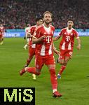 11.02.2026, Fussball DFB-Pokal 2025/2026, Viertelfinale, FC Bayern M�nchen - RB Leipzig, in der Allianz-Arena M�nchen. Torjubel nach dem 1:0 von Harry Kane (FC Bayern M�nchen) v.l. Luis Diaz (FC Bayern M�nchen), Harry Kane (FC Bayern M�nchen) und Aleksandar Pavlovic (Bayern M�nchen)  


