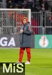 11.02.2026, Fussball DFB-Pokal 2025/2026, Viertelfinale, FC Bayern M�nchen - RB Leipzig, in der Allianz-Arena M�nchen. Joshua Kimmich (FC Bayern M�nchen) vor dem Spiel mit Getr�nkebecher auf dem Platz.
