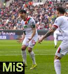 15.02.2026, Fussball 1. Bundesliga 2025/2026, 22.Spieltag, FC Augsburg - 1.FC Heidenheim, in der WWK-Arena Augsburg. Keven Schlotterbeck (FC Augsburg) w�tend gegen ein en Kameraden.