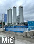 18.02.2026, M�nchen Trudering, Betonmischwerk auf einem Baugrund am Rappenweg. 