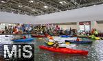 20.02.2026, Die Reise- und Freizeitmesse f.r.e.e.26 in M�nchen im Messegel�nde Riem. 
 Testfahrten im Wasserbecken in der Halle mit Kanus und Kajaks.