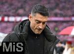 21.02.2026, Fussball Bundesliga 2025/2026, 23.Spieltag, FC Bayern M�nchen - Eintracht Frankfurt, in der Allianz-Arena M�nchen,   Trainer Albert Riera (Eintracht Frankfurt) nachdenklich.


