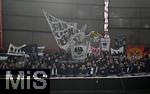 21.02.2026, Fussball Bundesliga 2025/2026, 23.Spieltag, FC Bayern M�nchen - Eintracht Frankfurt, in der Allianz-Arena M�nchen,   
Die Frankfurter Fans

