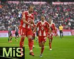21.02.2026, Fussball Bundesliga 2025/2026, 23.Spieltag, FC Bayern M�nchen - Eintracht Frankfurt, in der Allianz-Arena M�nchen,   der Jubel nach dem 2:0 von Harry Kane (FC Bayern M�nchen) v.l. Harry Kane (FC Bayern M�nchen) und Aleksandar Pavlovic (FC Bayern M�nchen) 

