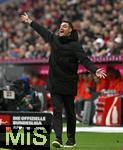 21.02.2026, Fussball Bundesliga 2025/2026, 23.Spieltag, FC Bayern M�nchen - Eintracht Frankfurt, in der Allianz-Arena M�nchen,   Trainer Albert Riera (Eintracht Frankfurt) in Rage


