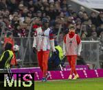 21.02.2026, Fussball Bundesliga 2025/2026, 23.Spieltag, FC Bayern M�nchen - Eintracht Frankfurt, in der Allianz-Arena M�nchen, Ersatzspieler Nicolas Jackson (FC Bayern M�nchen) und Lennart Karl (FC Bayern M�nchen) 