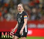 22.02.2026, Google Pixel Frauen-Fussball Bundesliga 2025/2026, 19.Spieltag, FC Bayern M�nchen - VfL Wolfsburg, im Bayern-Campus M�nchen, Janina Minge (Wolfsburg) ist unzufrieden