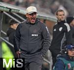 27.02.2026, Fussball 1. Bundesliga 2025/2026, 24.Spieltag, FC Augsburg - 1.FC K�ln, in der WWK-Arena Augsburg. Trainer Lukas Kwasniok (K�ln) unzufrieden
 

